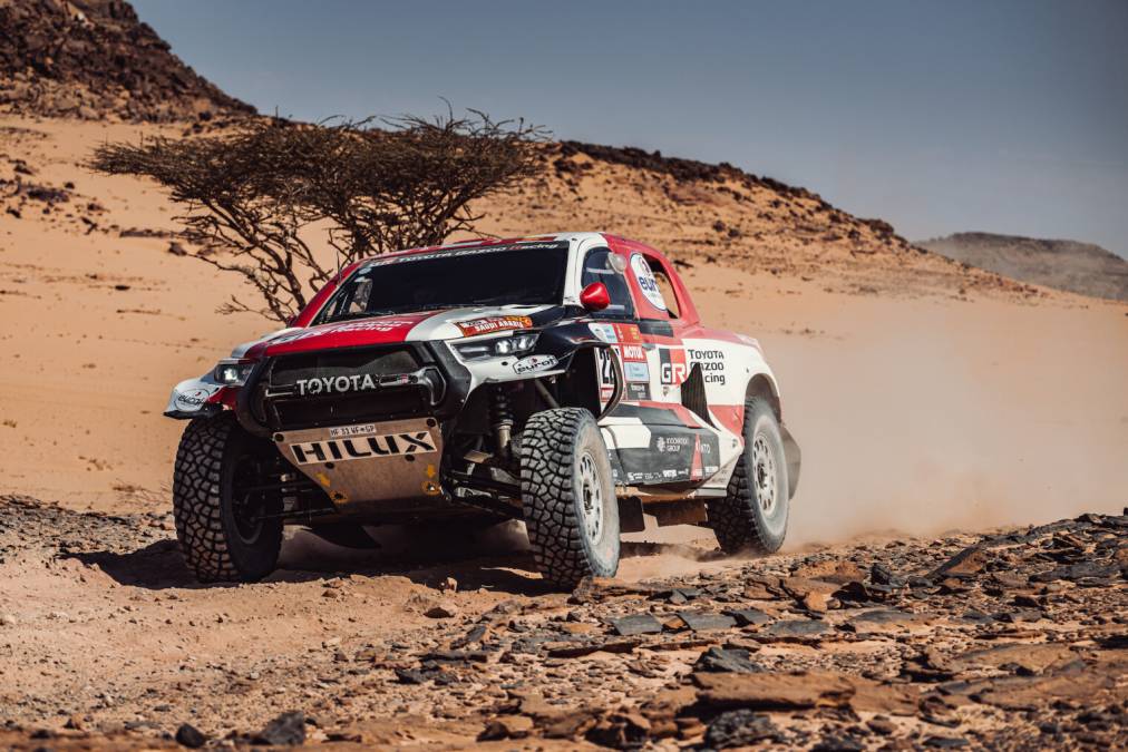 TOYOTA GAZOO Racing utrzymuje prowadzenie w Rajdzie Dakar 2022